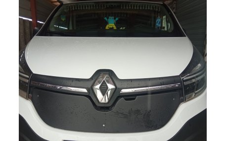 Зимняя накладка на решетку Renault Trafic