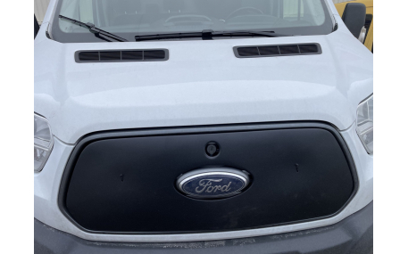 Зимняя накладка на решетку Ford Transit