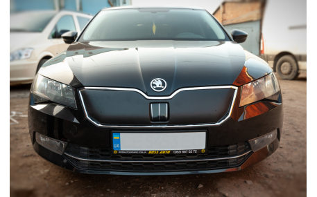 Зимняя накладка на решетку Skoda Superb