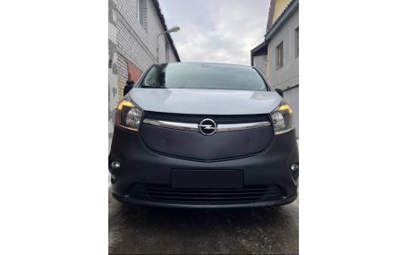 Зимняя накладка на решетку Opel Vivaro