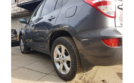 Брызговики Toyota RAV4