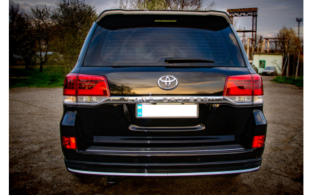 Спойлер Toyota Land Cruiser 200