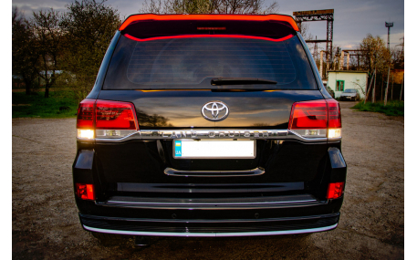 Спойлер Toyota Land Cruiser 200