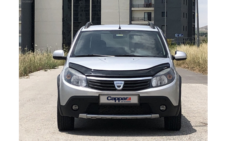 Дефлектор капота Dacia Sandero 