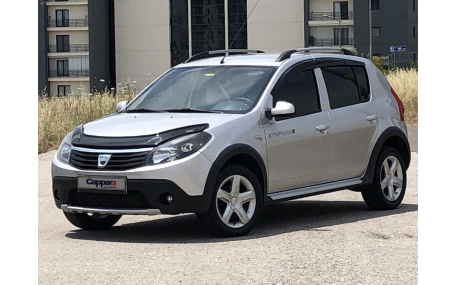 Дефлектор капота Dacia Sandero 
