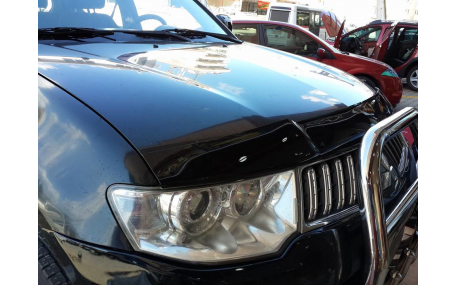Дефлектор капота Mitsubishi L200 