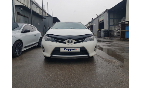 Дефлектор капота Toyota Auris 