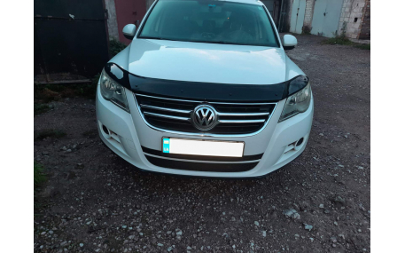 Дефлектор капота Volkswagen Tiguan