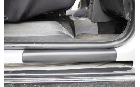 Накладка на пороги Volkswagen Caddy