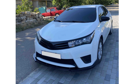Накладка передняя Toyota Corolla
