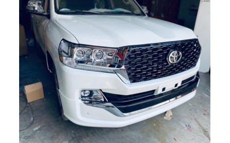 Решетка радиатора Toyota Land Cruiser 200