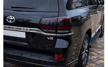 Фонари задние Toyota Land Cruiser 200