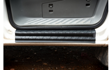 Накладка на пороги