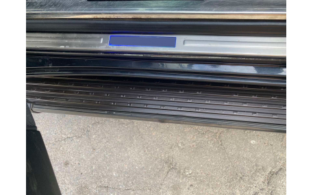 Накладки на пороги Toyota Land Cruiser 200