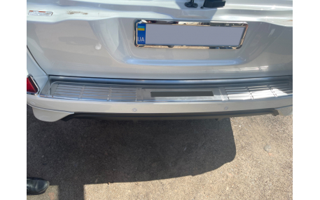 Накладка на задний бампер Toyota Land Cruiser 200