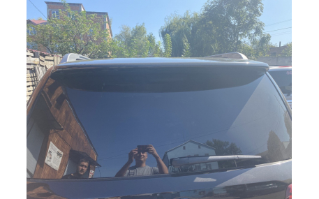 Спойлер Toyota Land Cruiser 200