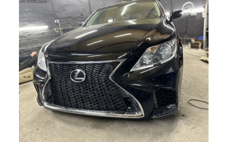 Бампер передний Lexus LS
