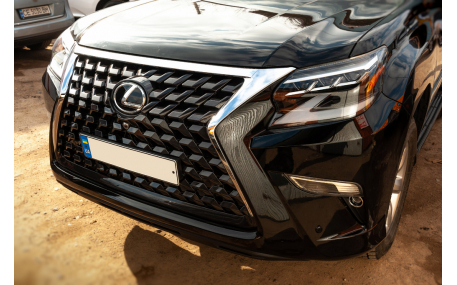 Решетка радиатора Lexus GX