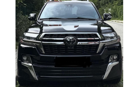 Решетка радиатора Toyota Land Cruiser 200