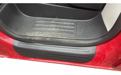 Накладки на пороги Volkswagen T6