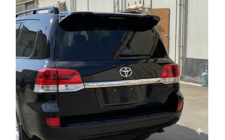 Спойлер Toyota Land Cruiser 200