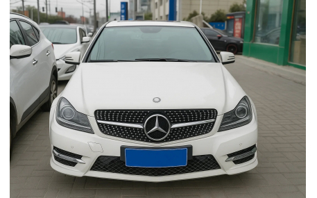 Решетка радиатора Mercedes C-class W204