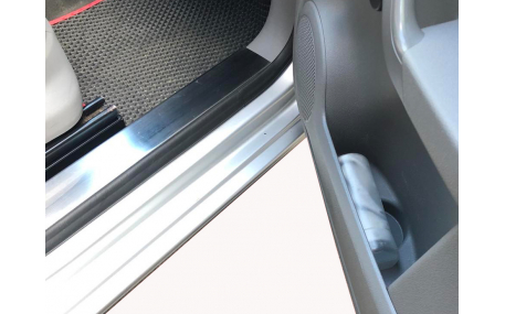 Накладки на пороги Volkswagen Caddy