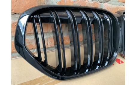 Решетка радиатора BMW X1 F48 2019-2021