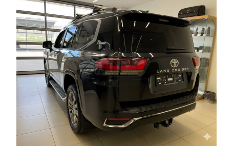 Спойлер Toyota Land Cruiser 300