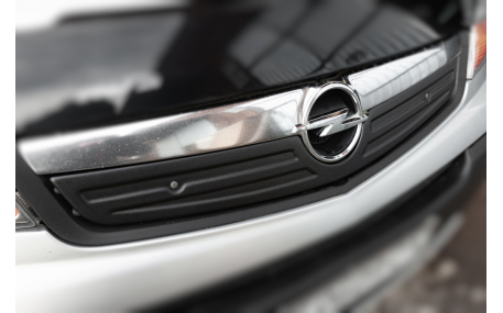 Зимняя накладка на решетку Opel Vivaro