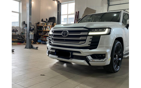 Накладки на бампера Toyota Land Cruiser 300