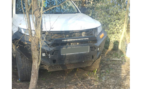 Бампер передний Mitsubishi L200