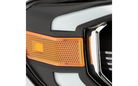 Фары передние Toyota Tundra 2014-2021