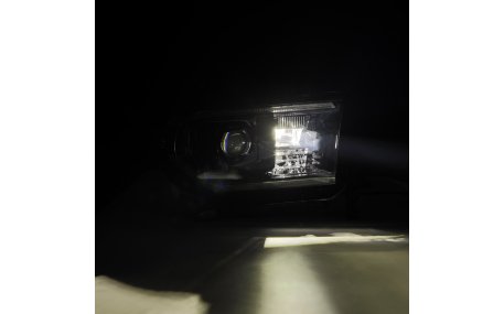 Фары передние Toyota Tundra 2007-2013
