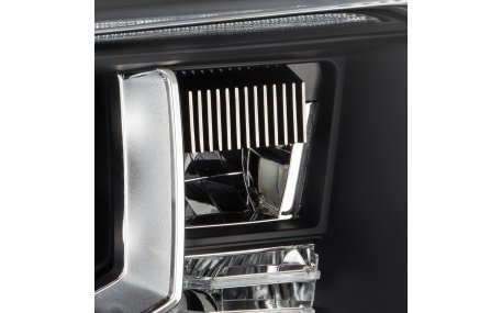 Фары передние Toyota Tundra 2014-2021