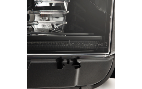 Фары передние Toyota Tundra 2014-2021