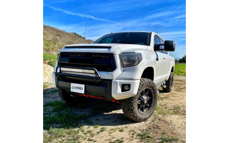 Фары передние Toyota Tundra 2014-2021