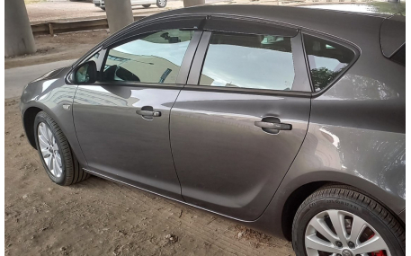 Дефлекторы окон Opel Astra J