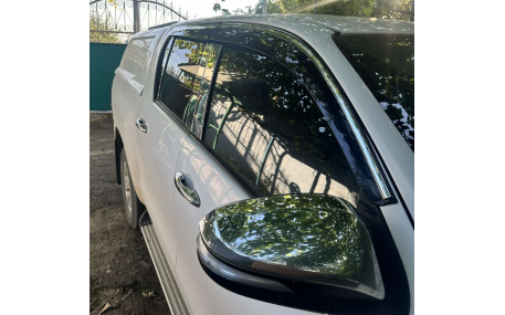 Дефлекторы окон Toyota Hilux