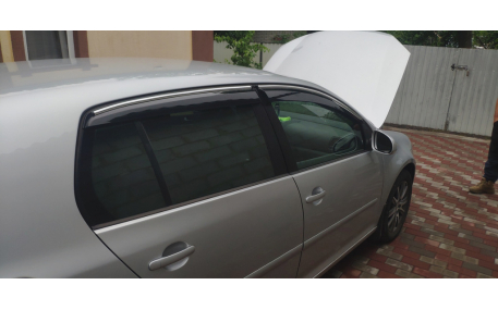 Дефлекторы окон Volkswagen Golf 5