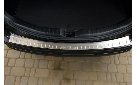 Накладка на задний бампер Toyota RAV4 2012-2015