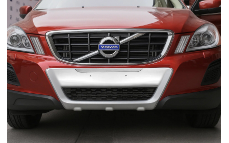 Накладка передняя Volvo XC60