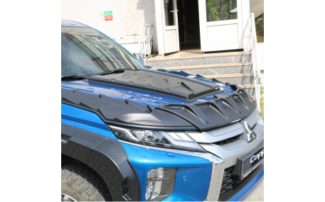 Накладка передняя Mitsubishi L200