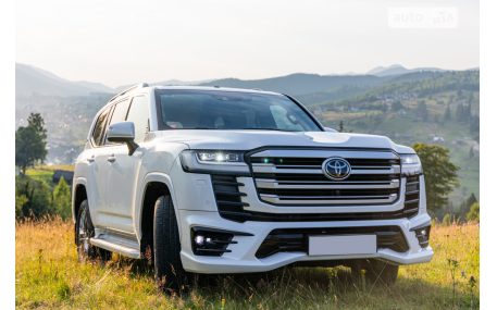 Накладки на бампера Toyota Land Cruiser 300