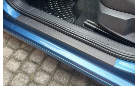 Накладки на пороги Volkswagen Golf 7