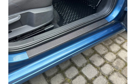 Накладки на пороги Volkswagen Golf 7