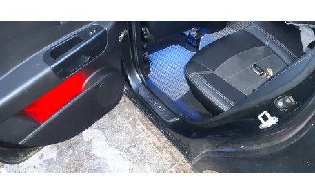 Накладки на пороги Kia Ceed