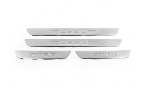 Накладки на пороги Kia Ceed