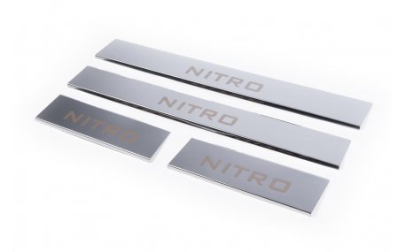 Накладки на пороги Dodge Nitro