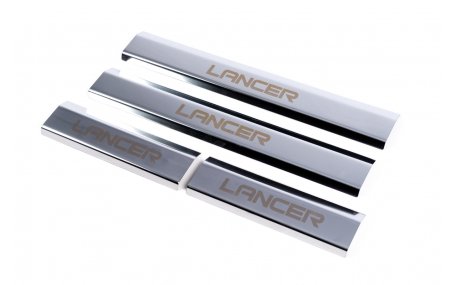 Накладки на пороги Mitsubishi Lancer X